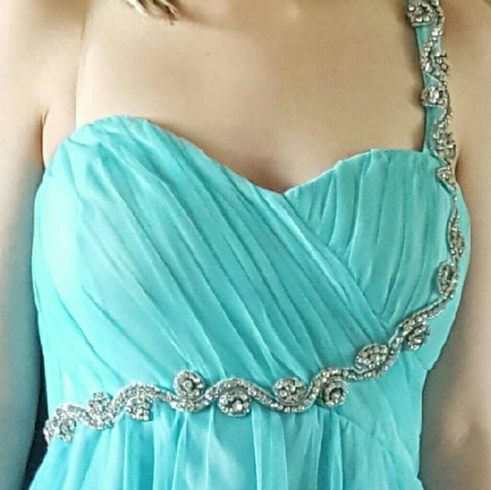 Dress - Picture 3 of 4